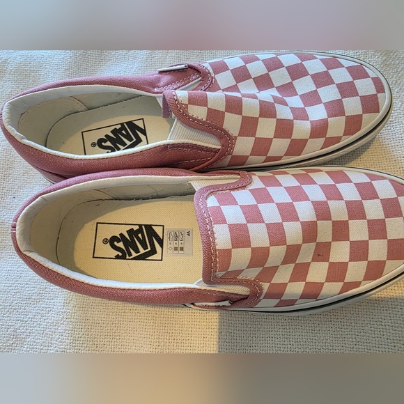 Vans Slip-On Checkerboard Sneakers in Pink and White - Picture 3 of 4